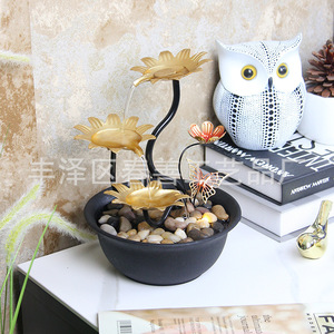 Fontaine d'eau Feng Shui de bureau, design fleur dorée, pour décorations de bureau - Product Image 2