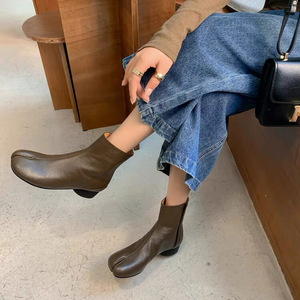 Botines de tacón bajo con punta dividida de moda 2026, de cuero genuino y ante, versátiles y cortos para mujer - Product Image 5