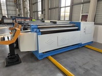 Machine à cintrer les tôles à quatre rouleaux CNC W12-6X2000 de pointe pour l'industrie de la formage des métaux.