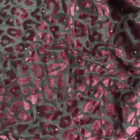 Strass de cristaux rouges scintillants de style personnalisé incrusté sur tissu de maille de polyester avec imprimé léopard en velours