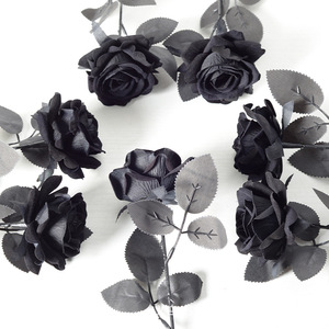 Rosas Negras Góticas Artificiales de Terciopelo y Seda para Decoración de Halloween, Accesorios de Fotografía de Bodas, Venta al Por Mayor - Product Image 4