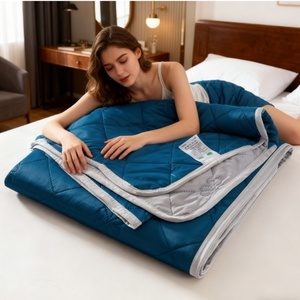 Nouvelle <span class=keywords><strong>Couette</strong></span> d'Été en Fibre Rafraîchissante Couleur Unie, <span class=keywords><strong>Couette</strong></span> Climatisation à Texture Glacée, Fibre <span class=keywords><strong>Fine</strong></span> et Refroidissante, Vente en Gros - Product Image 2