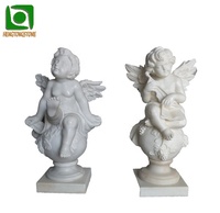 Statue d'ange miniature sculptée à la main en marbre grandeur nature pour la décoration extérieure de jardin ou d'église
