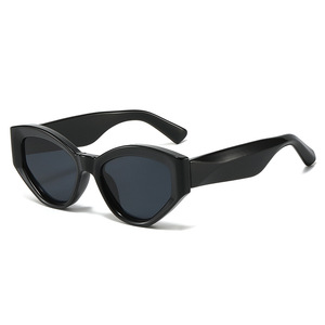 Lunettes de soleil œil de chat surdimensionnées 2026, monture intégrale, protection UV400, logo personnalisé, design unisexe tendance, dégradé vert/rouge, haute protection UV - Product Image 3