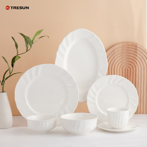 Juego de Platos de Cerámica Blancos con Forma Floral, Relieve Blanco para Bodas y Fiestas, Platos de Cena de Cerámica con Borde Simple - Product Image 4