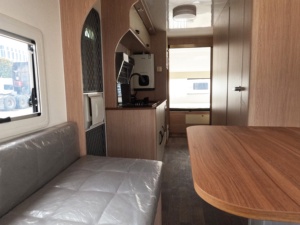 Caravane de luxe moderne en aluminium à double essieu de 7,8 m avec cuisine et salle de bain pour <span class=keywords><strong>camping</strong></span>-<span class=keywords><strong>car</strong></span> et van - Product Image 4