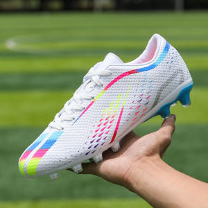 Chaussures de football pour hommes de haute qualité, dernières chaussures de sport d'intérieur, design à longs crampons, crampons cassés, chaussures de football bon marché pour garçons, vente en gros - Product Image 1