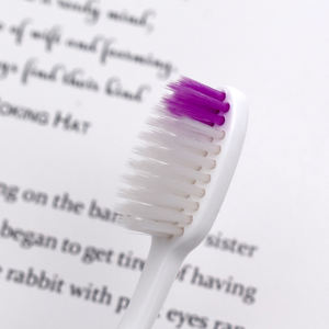 Brosse à dents manuelle en plastique pour adultes avec logo, poils massants, vente en gros - Product Image 3