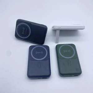 แบตเตอรี่ลิเธียมโพลิเมอร์แบบแม่เหล็กไร้สาย ODM OEM ความจุสูง 15W 22.5W PD 10000mAh ชาร์จเร็ว พอร์ต Type-C พาวเวอร์แบงค์แบบพกพา พร้อมขาตั้งโทรศัพท์ - Product Image 3