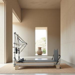 R12-MT Elite Pilates Reformer en Bois d'Érable Réglable, Durable, Écologique et Sain, avec <span class=keywords><strong>Tour</strong></span> à Rail Intégral pour Studio de Fitness Commercial - Product Image 2