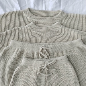 Vêtements personnalisés assortis pour maman et moi, vêtements unisexes tricotés en 100% coton moucheté et uni pour l'automne et l'hiver - Product Image 2