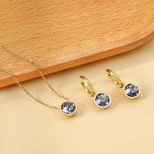 Parure de bijoux en cristal plaqué or pour femme, boucles d'oreilles et collier à strass ronds, pour usage quotidien, sertissage clos - Product Image 4