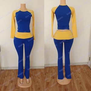 Abbigliamento Y2K <span class=keywords><strong>per</strong></span> Ragazze Alte, Set Personalizzato con Maglietta Aderente a Maniche Lunghe Raglan in Cotone e Pantaloni a Zampa Pieghevoli <span class=keywords><strong>per</strong></span> Donne - Product Image 3