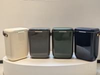 Boîte isotherme brillante réutilisable de grande capacité 10 L pour cadeaux commerciaux modernes OEM ODM personnalisés pour les fêtes