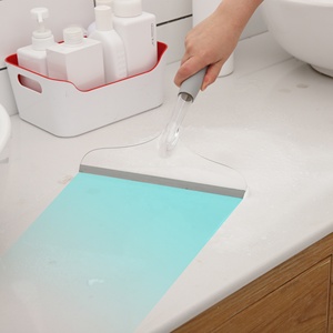 Realida strumento di pulizia per finestre in plastica con manico corto e raschietto per un'efficace pulizia del vetro e della superficie - Product Image 4