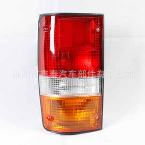 Feux arrière LED Toyota Hilux 85 avec lentille en verre pour pièces de rechange de pick-up - Product Image 3