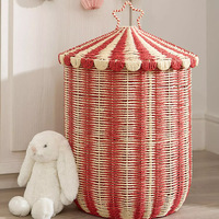 Panier de rangement en rotin tressé de style nordique, sur pied, avec couvercle, pour la maison - idéal pour jouets et collations