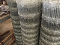 Nouvelle condition galvanisé cerf bétail mouton clôture pour champs de ferme bois cadre en plastique sécurité noeuds fixes clôture treillis portes
