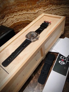 Montre mécanique haut de gamme Miyota en acier inoxydable, résistante à l'eau 100 bars, élégante, facile à assortir, nouvelle sortie, parfaitement conçue - Product Image 5