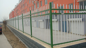 Clôture extérieure en <span class=keywords><strong>fer</strong></span> <span class=keywords><strong>forgé</strong></span> Panneaux de poteaux en acier galvanisé Grillage de clôture de ferme <span class=keywords><strong>Porte</strong></span> à maillons de chaîne Clôture extérieure en <span class=keywords><strong>fer</strong></span> - Product Image 6