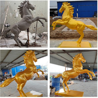 Grande sculpture de cheval en bronze laiton patiné, statue personnalisée moderne grandeur nature pour l'espace public, sculpture en métal