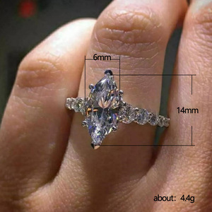 Anello Elegante da Donna con Taglio Marquise, Gioiello Moderno in Lega Regolabile con Accento Scintillante - Product Image 5