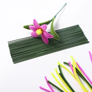 Talos de flores falsas perfeitos para desenho floral profissional verde escuro