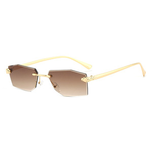 Fashion Men and Women With the Same Outdoor Sunscreen Luxury Diamond Rimmed Square Sunglasses - Product Image 4