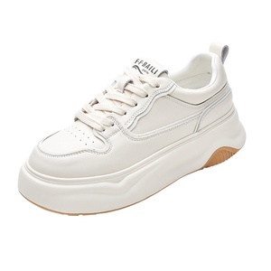 Chaussures pour femmes en cuir de vachette blanc, printemps-été 2025, baskets décontractées toutes occasions avec doublure en maille à semelle épaisse, nouveau design sportif - Product Image 1