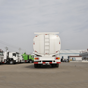 Chine prix d'usine Sinotruk 15000L capacité camion-citerne de carburant moteur diesel d'<span class=keywords><strong>occasion</strong></span> à vendre - Product Image 1