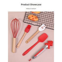 Ensemble de pâtisserie en silicone de Noël, fouet, spatule, pince à boucher, pince alimentaire, ustensiles de cuisine résistants à la chaleur, boîte cadeau, logo personnalisé