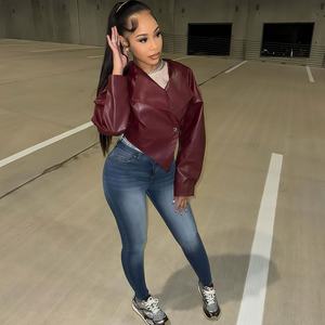 เสื้อแจ็คเก็ตหนัง PU แบบสั่งทำสำหรับผู้หญิง พิมพ์ลาย ตกแต่งกระดุม ปิดซิป เหมาะสำหรับฤดูหนาว ขายส่งแบบสั้น - Product Image 6