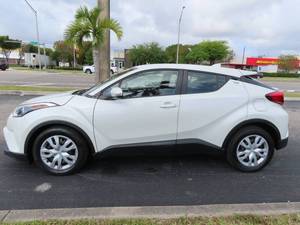 Se Aceptan Pedidos Personalizados, Venta de SUV <span class=keywords><strong>Chr</strong></span> <span class=keywords><strong>2017</strong></span> Usado, Caja de Cambios Manual, Motor de 8L de Capacidad, Neumáticos R20, Asientos de Cuero, Híbrido, Color Claro/Oscuro - Product Image 2