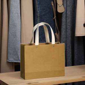 Sacs de courses en papier kraft brun recyclé personnalisés en gros avec poignées, sacs cadeaux en papier kraft durables avec impression offset et traitement de surface - Product Image 3