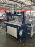 Machine d'emballage semi-automatique pour cartons avec sangles en PE