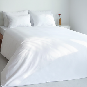 Juego de cama de 4 piezas con diseño de hotel de algodón de 300 hilos personalizado, funda de almohada y funda nórdica para mayor comodidad y estilo - Product Image 1