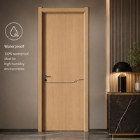 Porte en panneau plat en composite bois-plastique (WPC) écologique avec design à lignes courbes, décoration minimaliste, apparence tendance, fabrication en usine