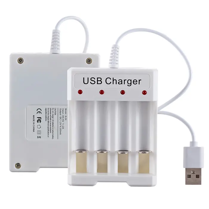 Chargeur de batterie électrique à 4 fentes 1.2V AA AAA pour lampe de poche lampe de pelouse jouets électriques blanc chargeur de batterie ni-mh