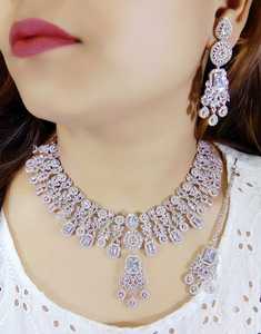 Collier américain clouté de diamants en plaqué argent pour femmes avec boucles d'oreilles et ensemble Mang Tikka Produit en vrac fait main - Product Image 2