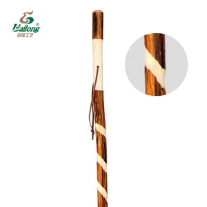 Bâton de randonnée vintage en bois verni durable de 120 cm avec embout en caoutchouc, design personnalisé d'usine, 20 ans d'expérience - Product Image 5