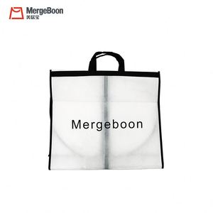 Muestra gratuita de funda para vestido de novia extra larga y transpirable Mergeboon con logo RPET - Product Image 4