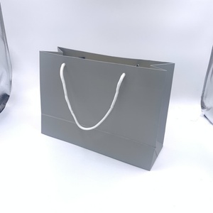 Sacs en papier personnalisés pour cosmétiques et parfums, sacs de transport, sacs cadeaux personnalisés, sacs de shopping en papier avec logo de marque - Product Image 5
