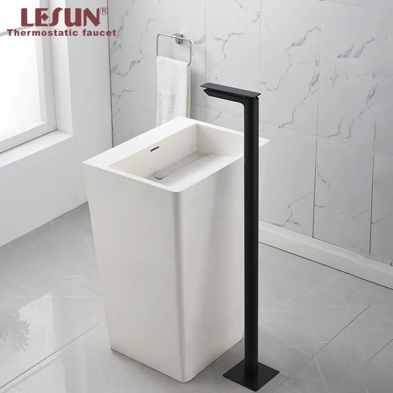 LESUN 2020 Novo Design Preto Fosco Standing Bath Torneira Do Banheiro Andar Monte Torneira Da Bacia