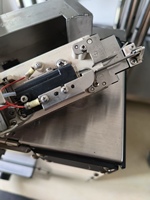 Imprimante jet d'encre industrielle Hitachi UX-B CIJ d'occasion pour le marquage continu et l'impression de dates, de logos et de codes d'expiration