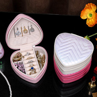 Nouvelle boîte à bijoux en cuir haut de gamme exquise, style INS, portable, pour ranger boucles d'oreilles, colliers, bagues, idéale pour les voyages et les cadeaux.