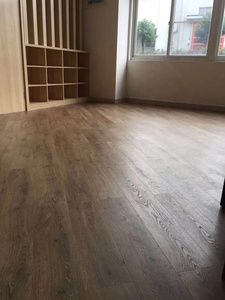 Barato <span class=keywords><strong>venta</strong></span> caliente impermeable de pvc de grano de madera spc haga clic en piso laminado - Product Image 4