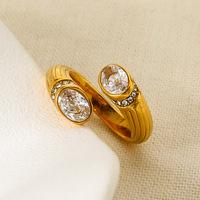 Design de mode de luxe léger Bague ovale en diamant avec croix Personnalité Bague simple en acier inoxydable plaqué or 18 ct pour femmes