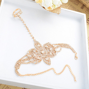 Accesorios de moda europeos y americanos Pulsera de playa de cristal de moda nupcial Pulsera de patrón de flor de lujo de diamante completo - Product Image 4