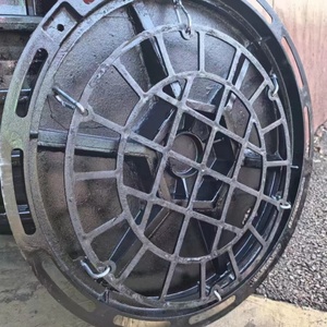 High <strong>Quality</strong> Round Well <strong>Cast</strong> <strong>Iron</strong> Manhole Cover Hot Selling Decorative Graffiti for Road Use - Product Image 5