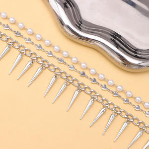 Cadena para el pelo unisex con remaches, perlas y corazones, accesorio casual - Product Image 4